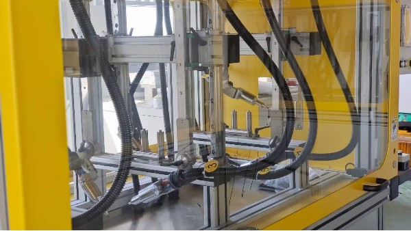 汽車膠條機工作臺 汽車膠條機工作臺