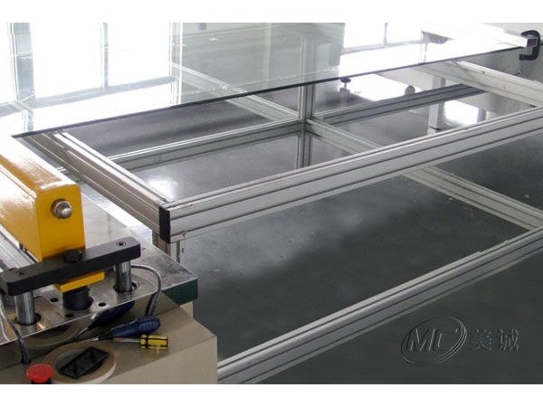 工業鋁型材工作臺如何選型？